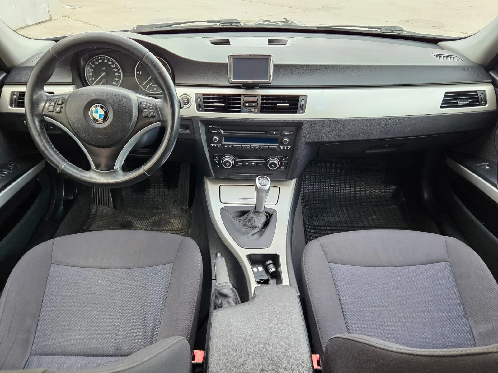 BMW 318 D, снимка 7 - Автомобили и джипове - 55057261