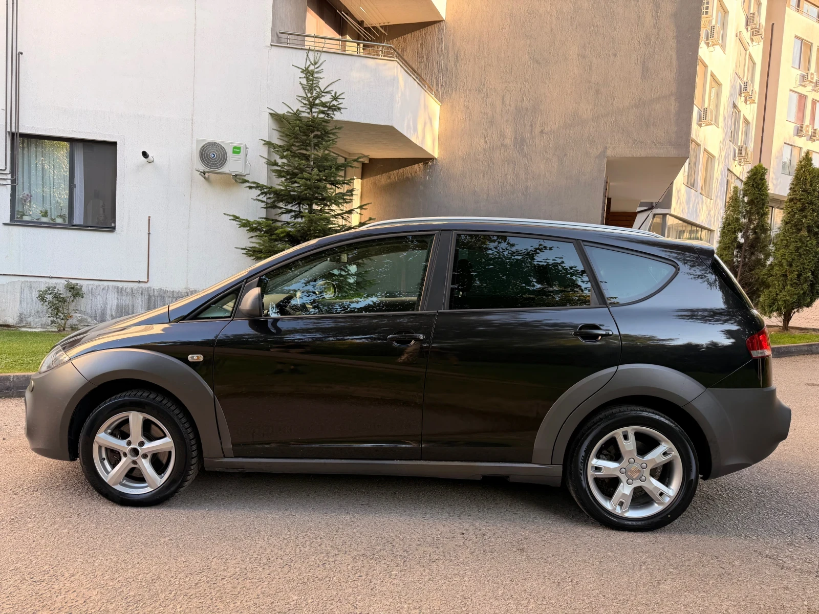 Seat Altea FREETRACK / 2.0i / 4x4, снимка 4 - Автомобили и джипове - 56018536