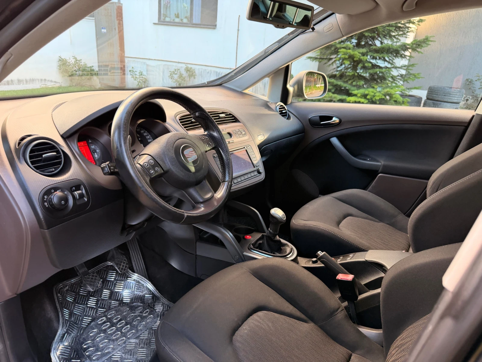 Seat Altea FREETRACK / 2.0i / 4x4, снимка 9 - Автомобили и джипове - 56018536