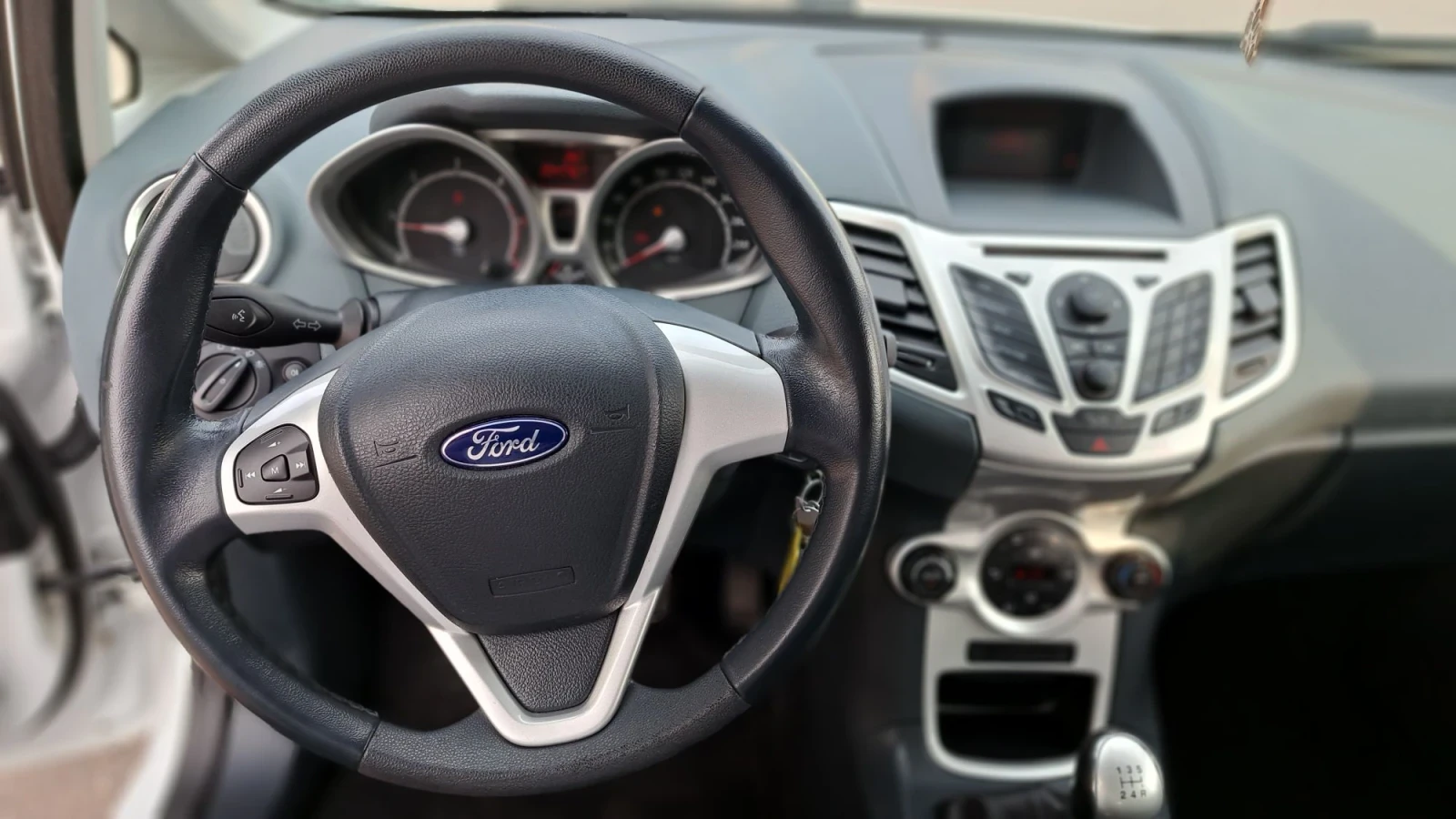Ford Fiesta 1.6-ТITANIUM, снимка 13 - Автомобили и джипове - 56152322