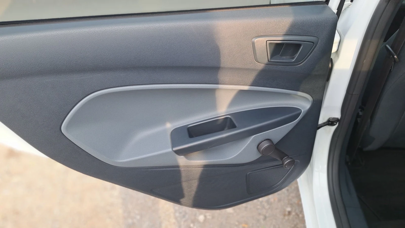 Ford Fiesta 1.6-ТITANIUM, снимка 7 - Автомобили и джипове - 56152322