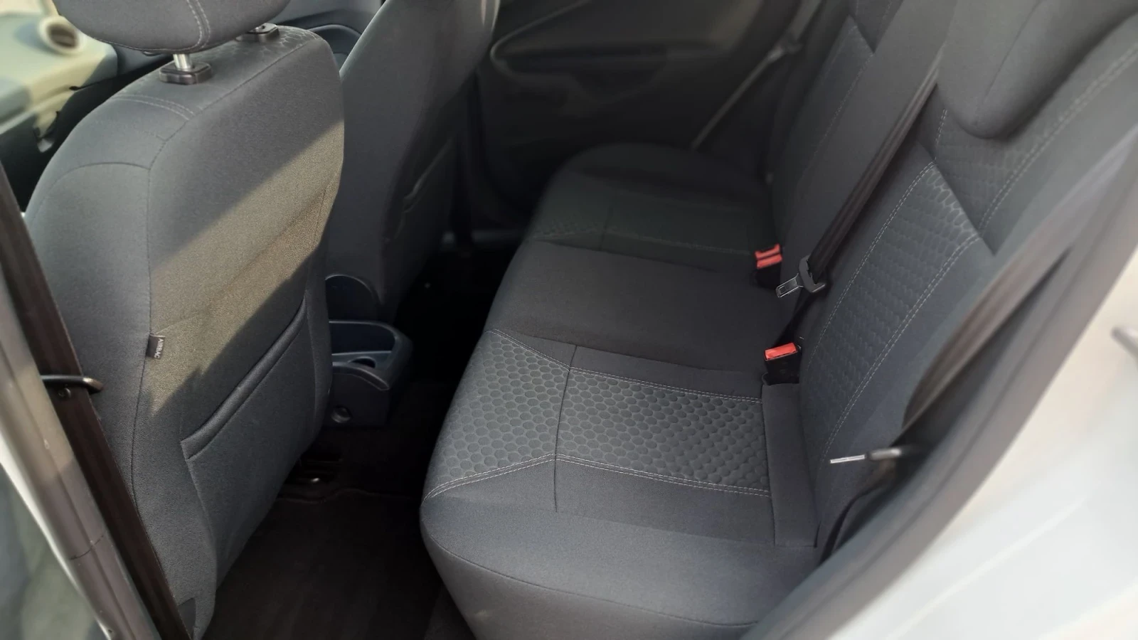 Ford Fiesta 1.6-ТITANIUM, снимка 8 - Автомобили и джипове - 56152322