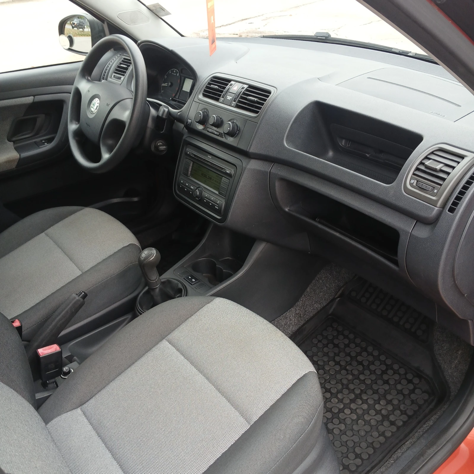 Skoda Fabia, снимка 13 - Автомобили и джипове - 56552439