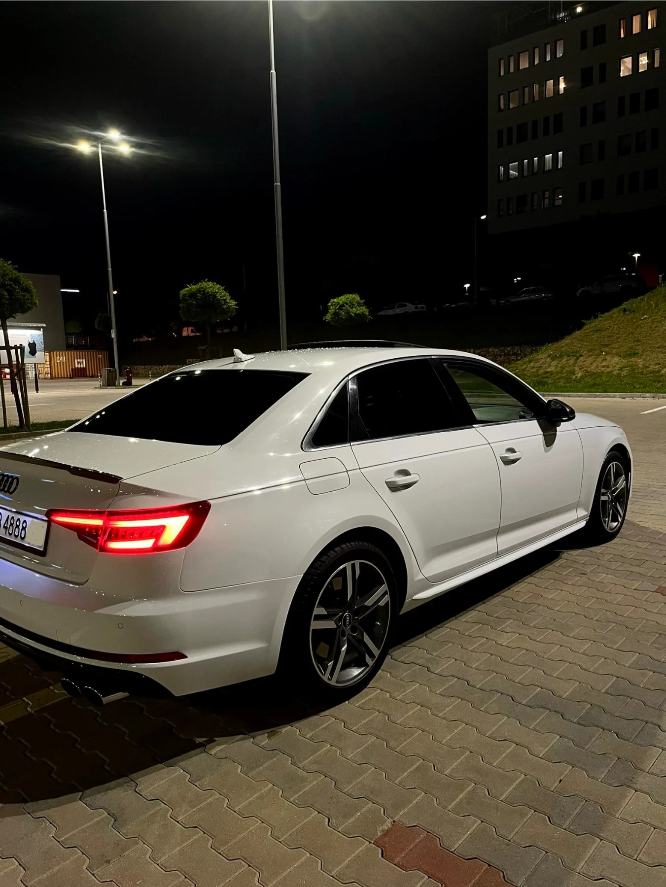 Audi A4, снимка 4 - Автомобили и джипове - 56598792