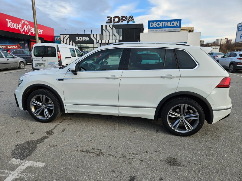 VW Tiguan R-Line, Digital, 4X4, Head up, снимка 5 - Автомобили и джипове - 48271567