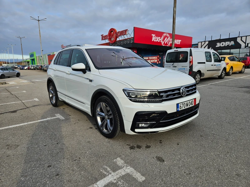 VW Tiguan R-Line, Digital, 4X4, Head up, снимка 3 - Автомобили и джипове - 48271567