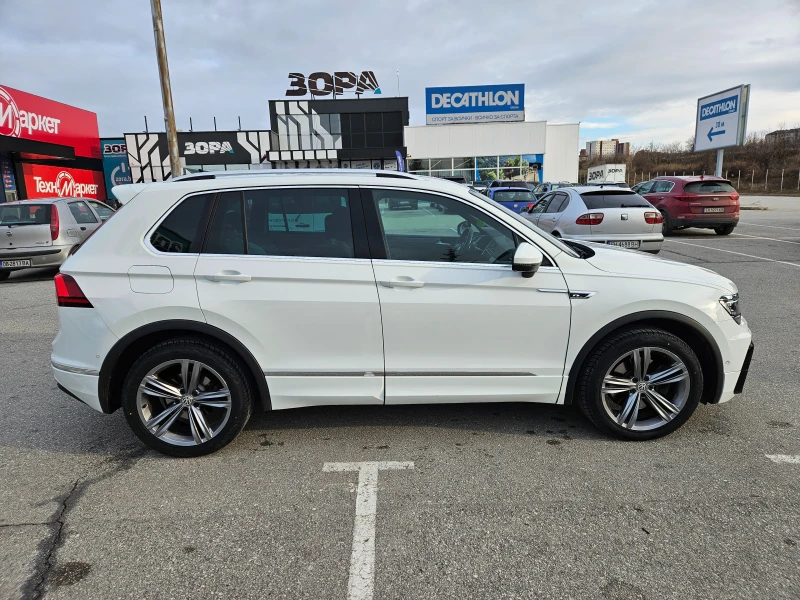 VW Tiguan R-Line, Digital, 4X4, Head up, снимка 4 - Автомобили и джипове - 48271567