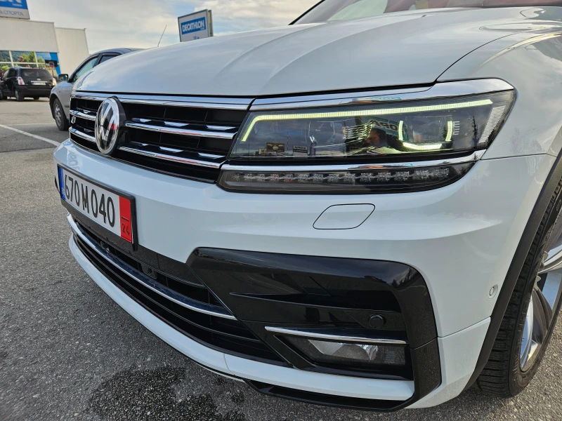 VW Tiguan R-Line, Digital, 4X4, Head up, снимка 9 - Автомобили и джипове - 48271567