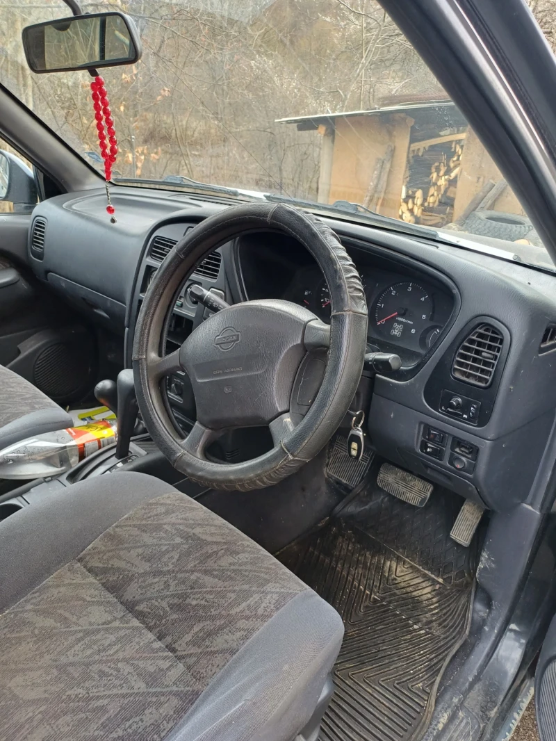 Nissan Pathfinder Джип, снимка 7 - Автомобили и джипове - 49512118