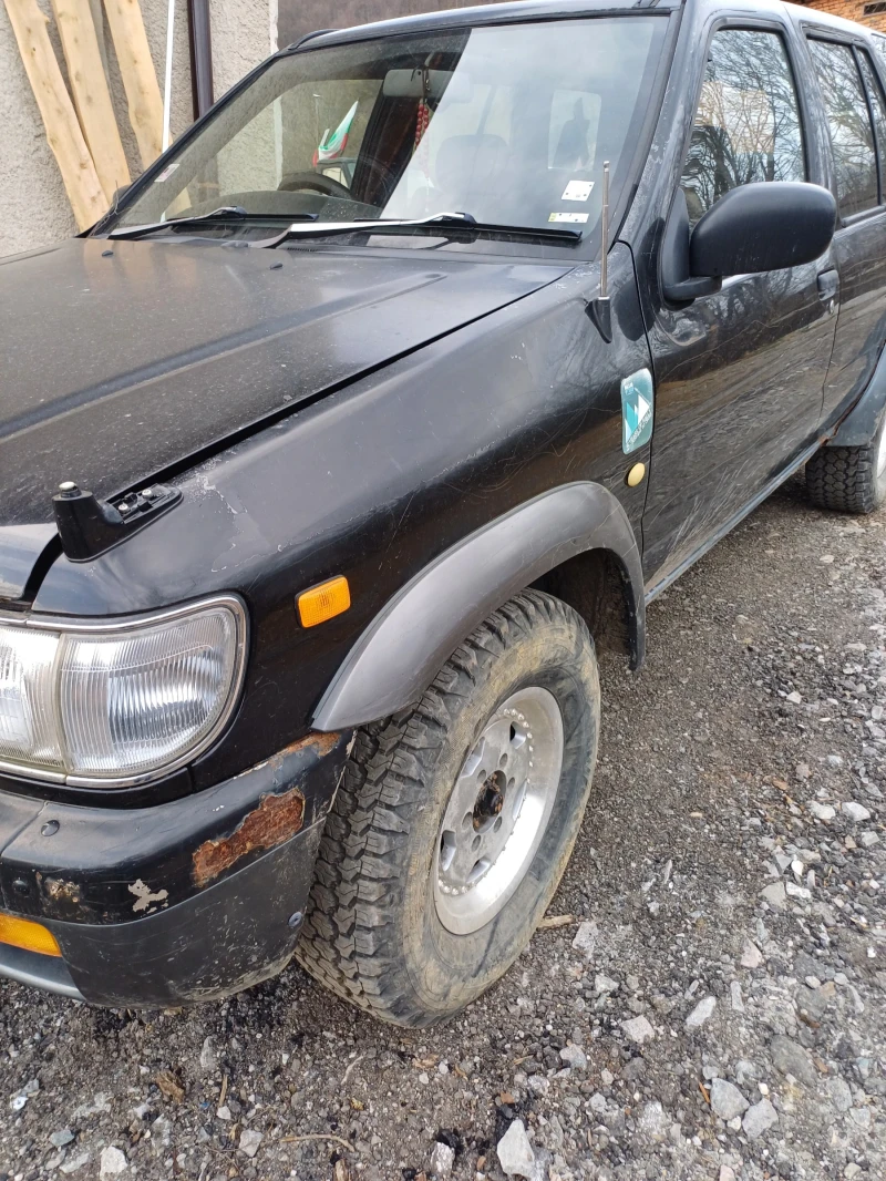 Nissan Pathfinder Джип, снимка 3 - Автомобили и джипове - 49512118