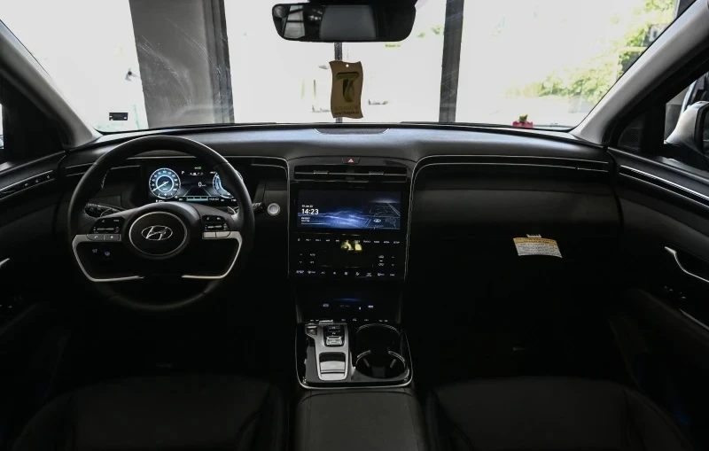 Hyundai Tucson, снимка 9 - Автомобили и джипове - 53070566