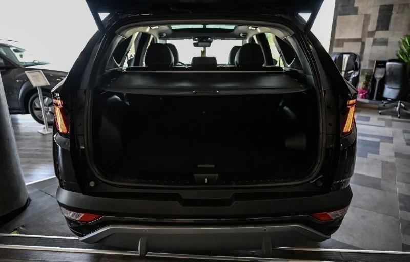 Hyundai Tucson, снимка 15 - Автомобили и джипове - 53070566