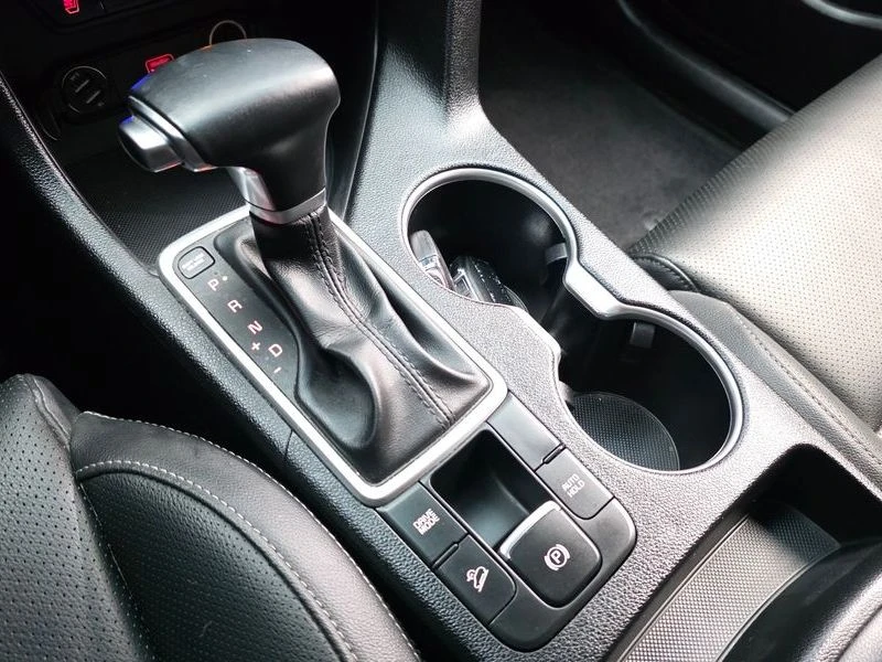 Kia Sportage 1.6 Automatic Най висок клас оборудване, снимка 9 - Автомобили и джипове - 55739510