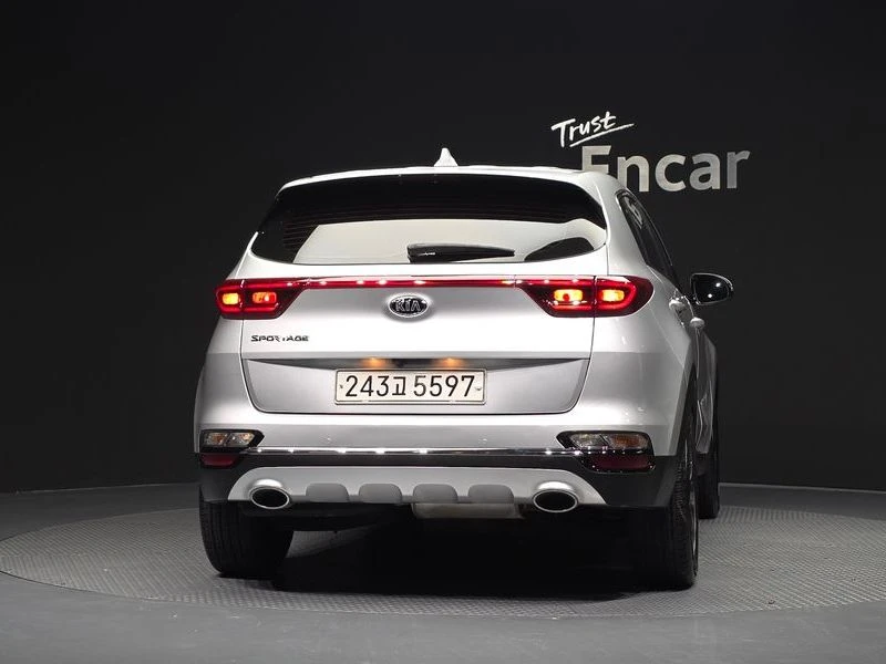 Kia Sportage 1.6 Automatic Най висок клас оборудване, снимка 4 - Автомобили и джипове - 55739510