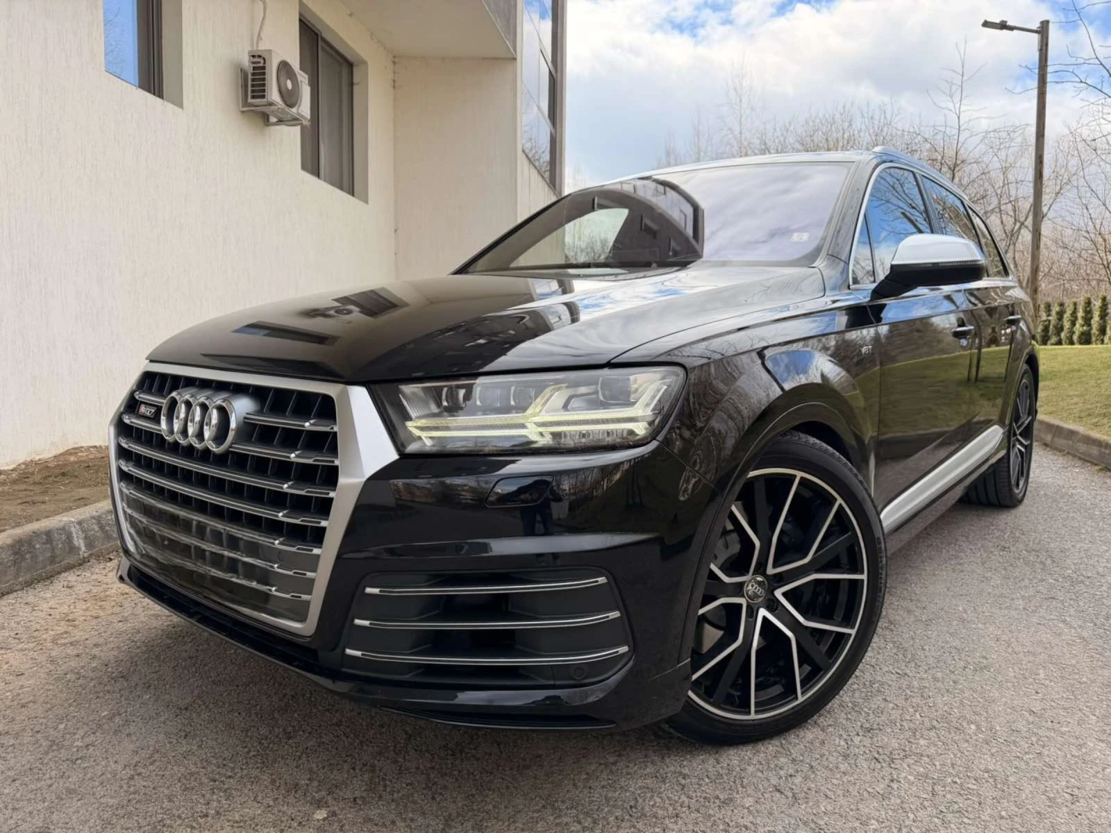 Audi SQ7 MATRIX / ПОДГРЕВ  / ВЕНТИЛАЦИЯ  - изображение 3