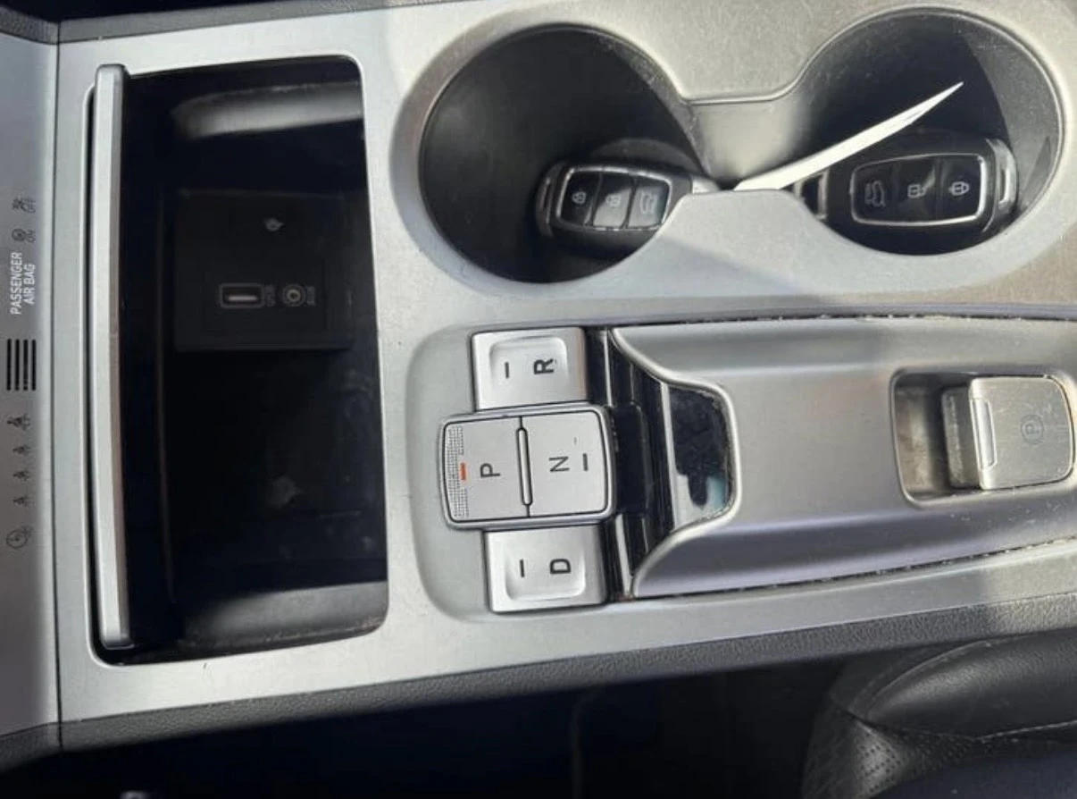 Hyundai Kona 64kWh, Two colors, снимка 11 - Автомобили и джипове - 54683303