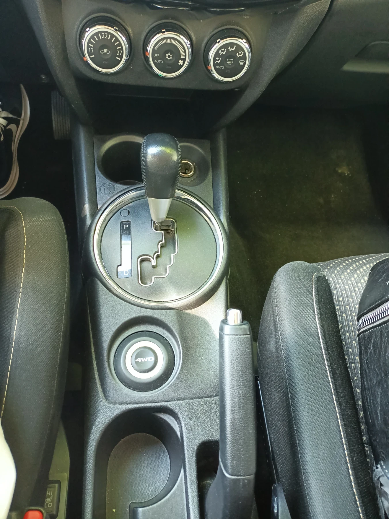 Mitsubishi ASX, снимка 5 - Автомобили и джипове - 54722515