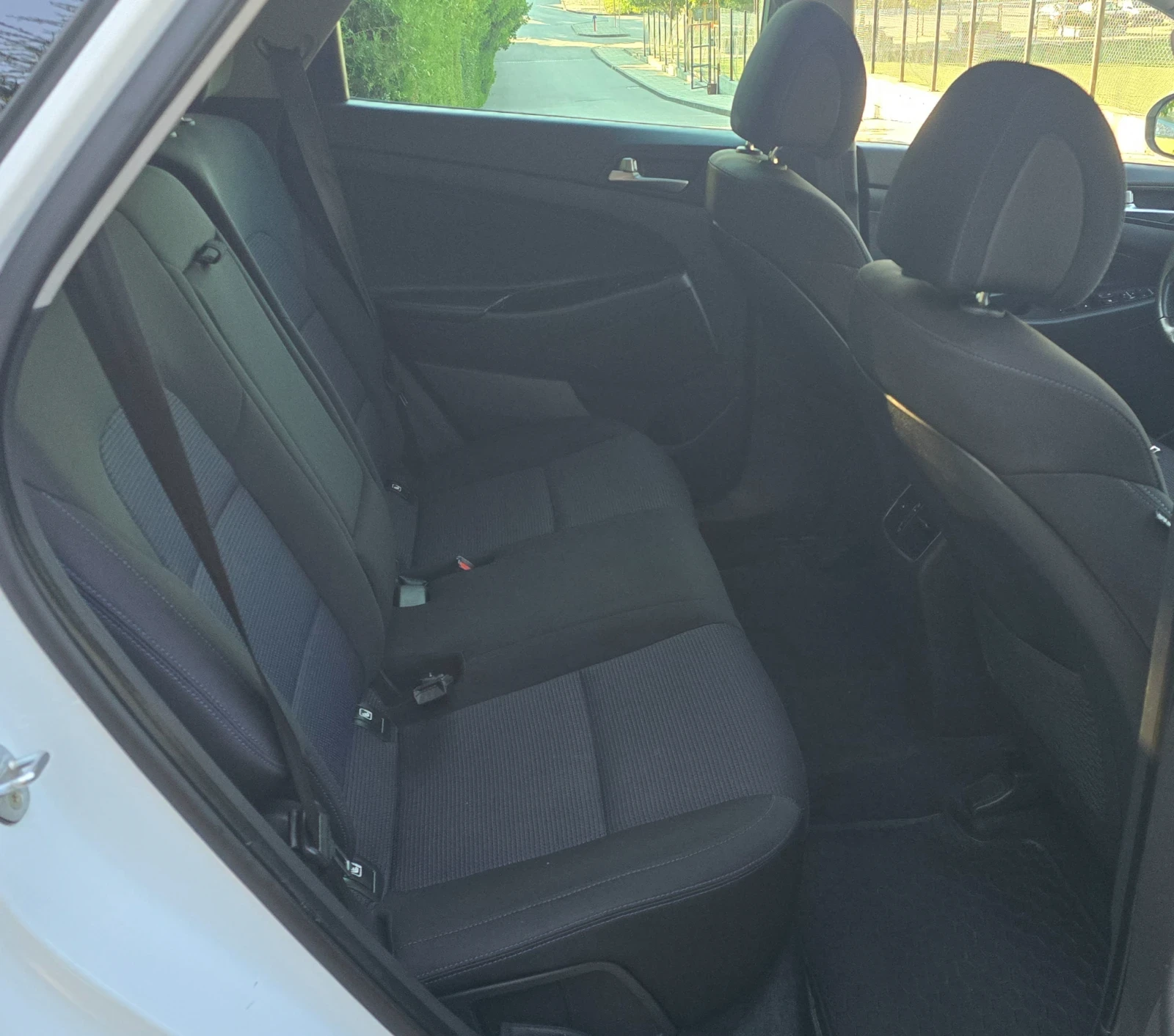 Hyundai Tucson 1.6 GDI , снимка 17 - Автомобили и джипове - 55491545