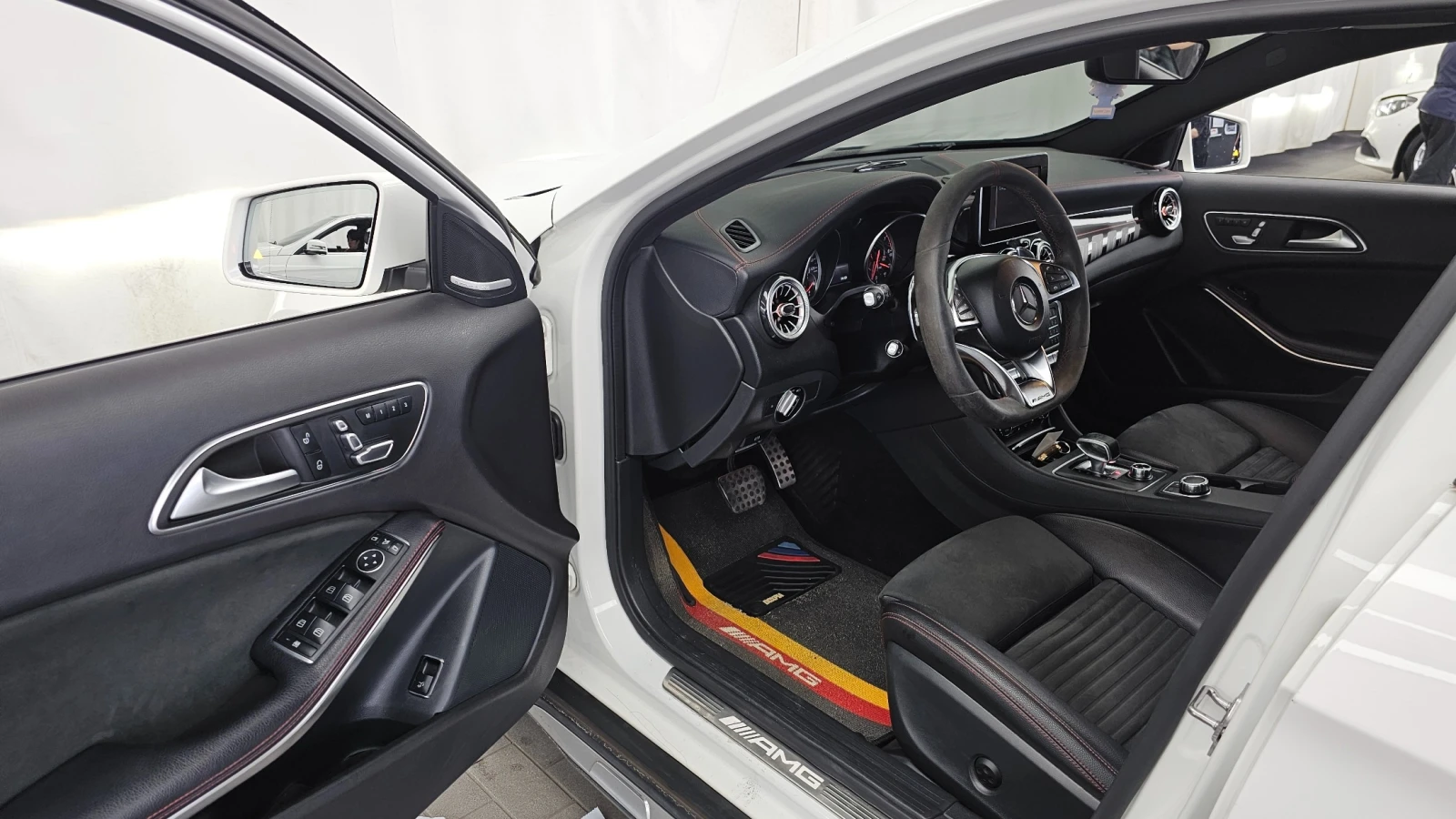 Mercedes-Benz GLA 45 AMG 4Matic, снимка 9 - Автомобили и джипове - 56210560