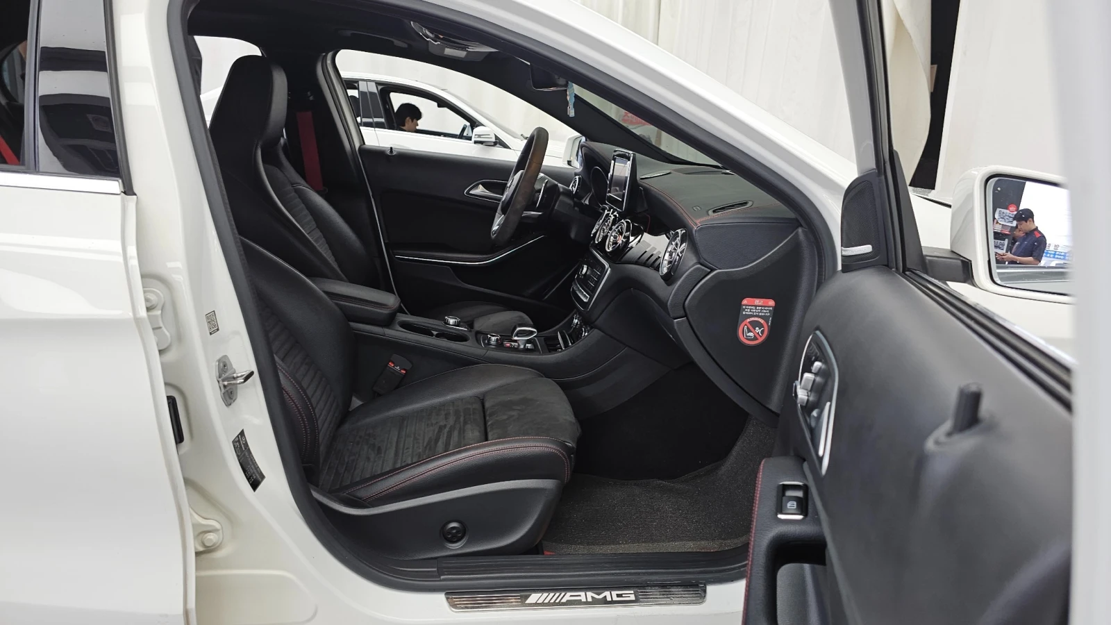 Mercedes-Benz GLA 45 AMG 4Matic, снимка 10 - Автомобили и джипове - 56210560