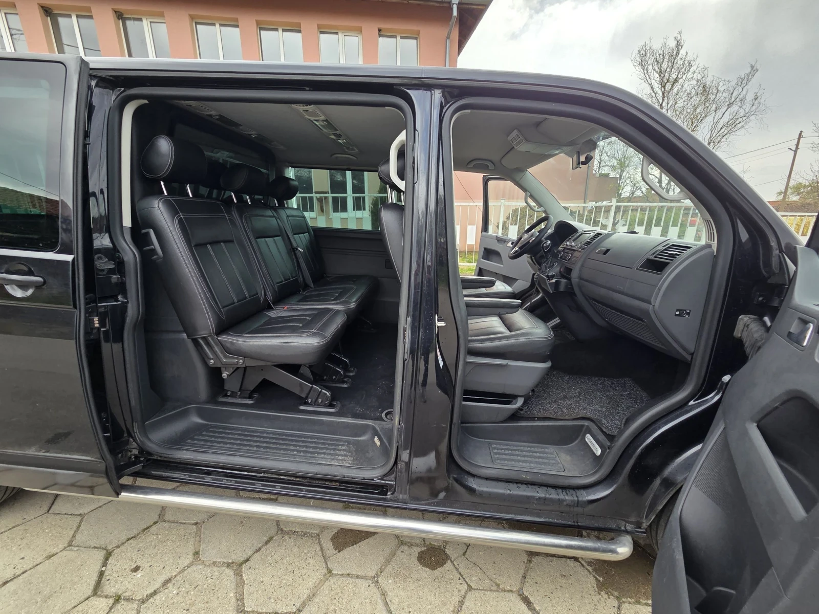 VW Caravelle LONG LUX 180 ks. автоматик , снимка 11 - Бусове и автобуси - 54149968