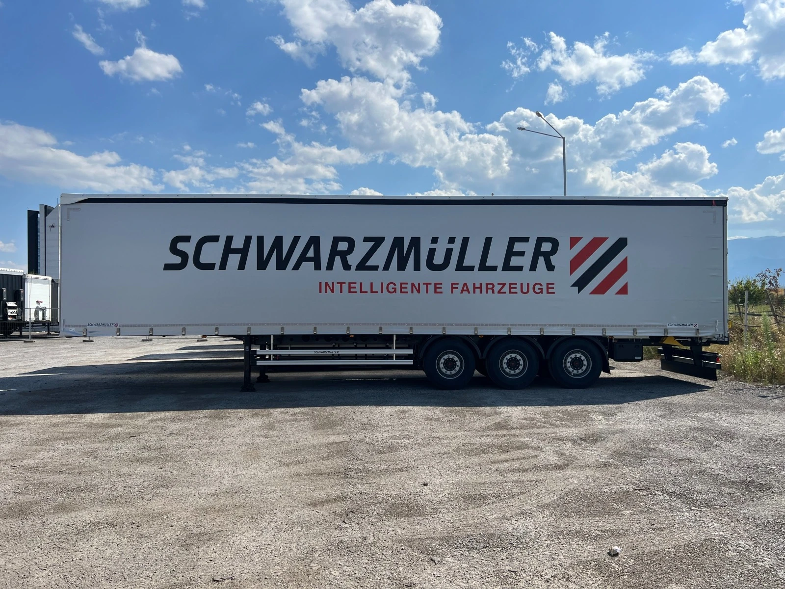  Schwarzmuller J-Serie, 5570kg, Goodyear,  | Mobile.bg   3