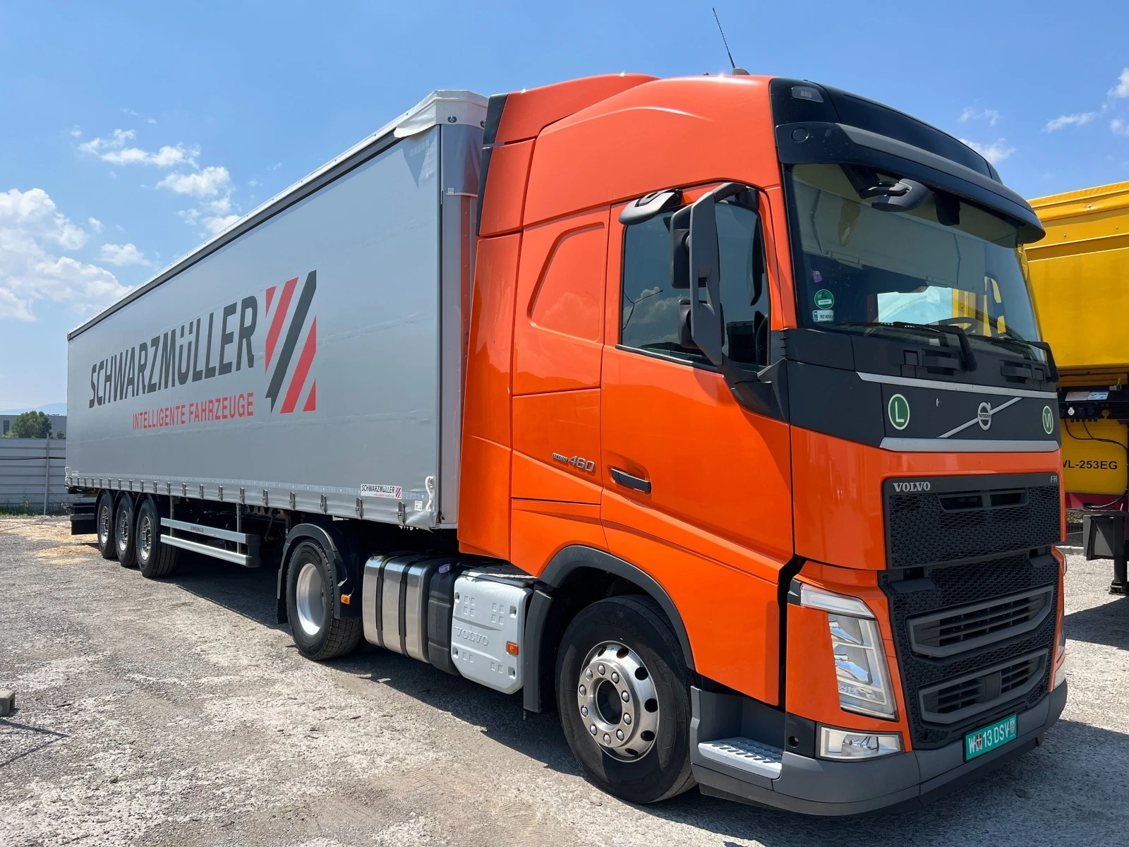  Schwarzmuller J-Serie, 5570kg, Goodyear,  | Mobile.bg   5