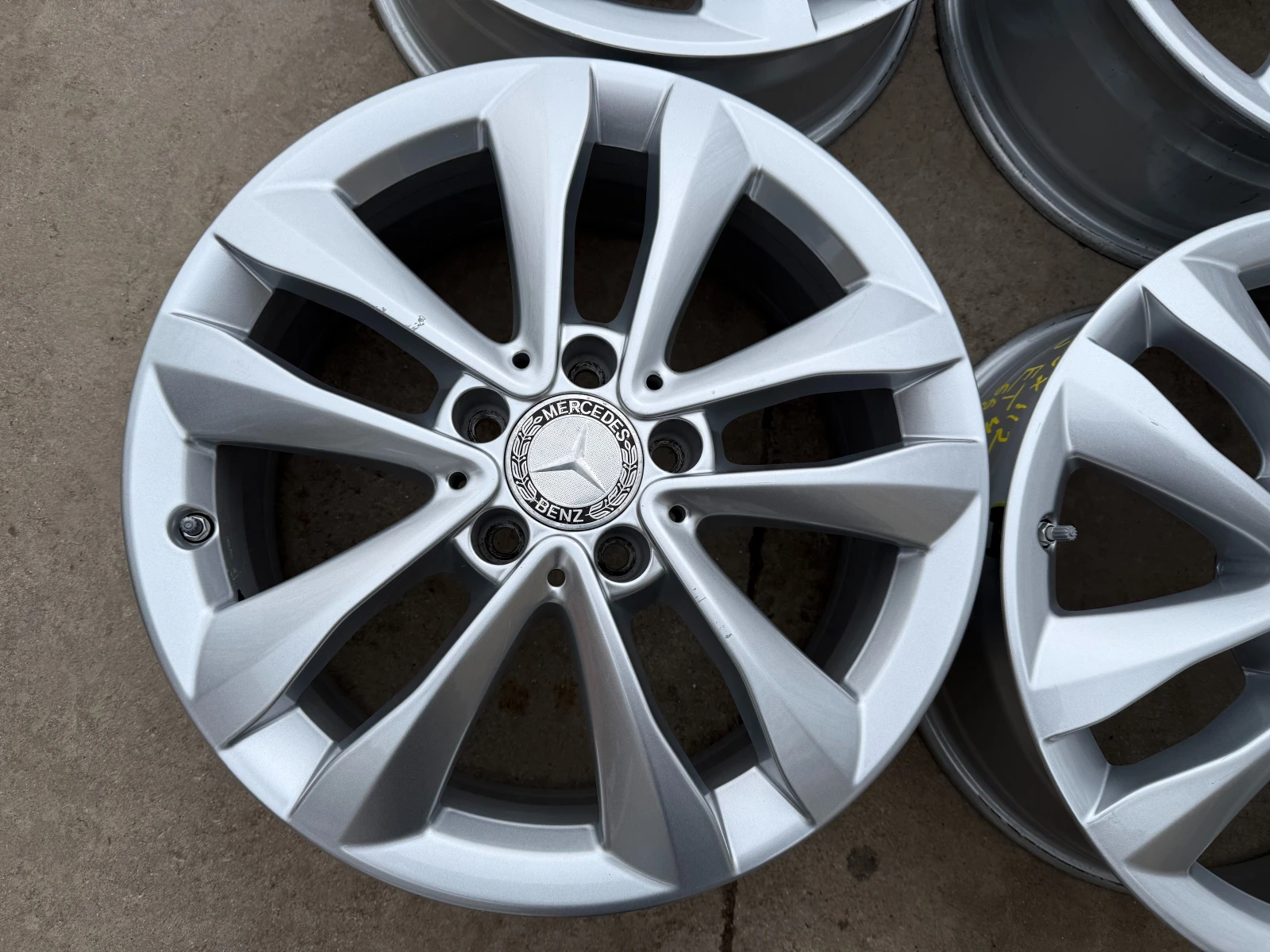 ������ | Mobile.bg � ����������� 4