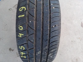 Гуми Зимни 245/40R19, снимка 1 - Гуми и джанти - 48209978