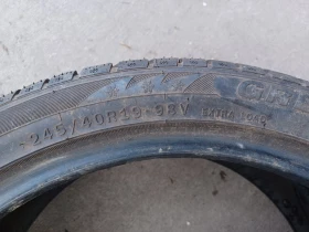 Гуми Зимни 245/40R19, снимка 7 - Гуми и джанти - 48209978