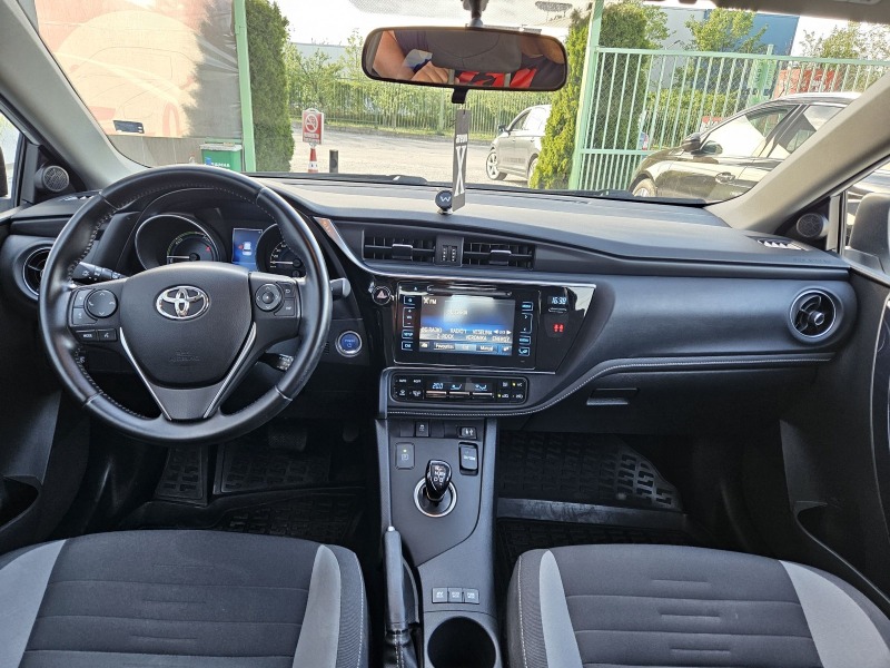 Toyota Auris Hybrid , снимка 10 - Автомобили и джипове - 45294064