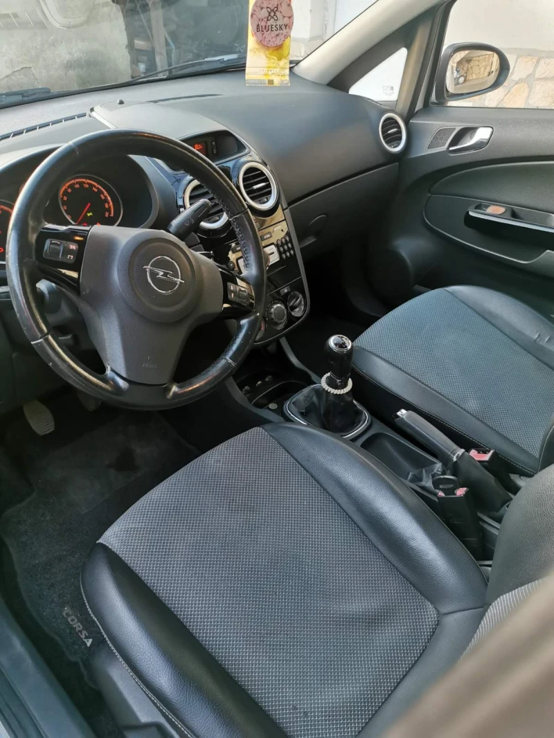 Opel Corsa, снимка 8 - Автомобили и джипове - 48576043