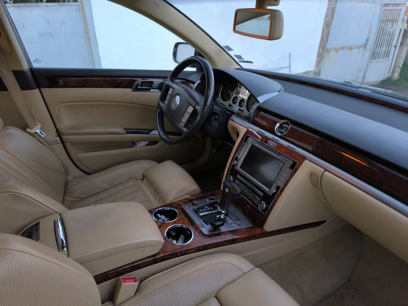 VW Phaeton Facelift 240hp, снимка 6 - Автомобили и джипове - 52396647