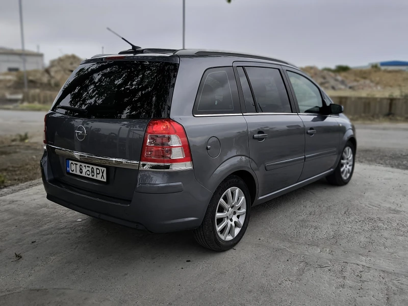 Opel Zafira 1.8i Газова, снимка 4 - Автомобили и джипове - 50714656