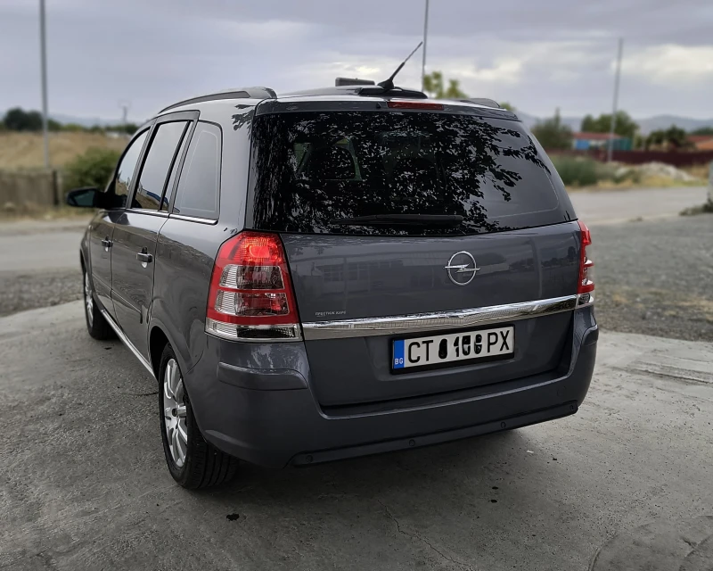 Opel Zafira 1.8i Газова, снимка 5 - Автомобили и джипове - 50714656