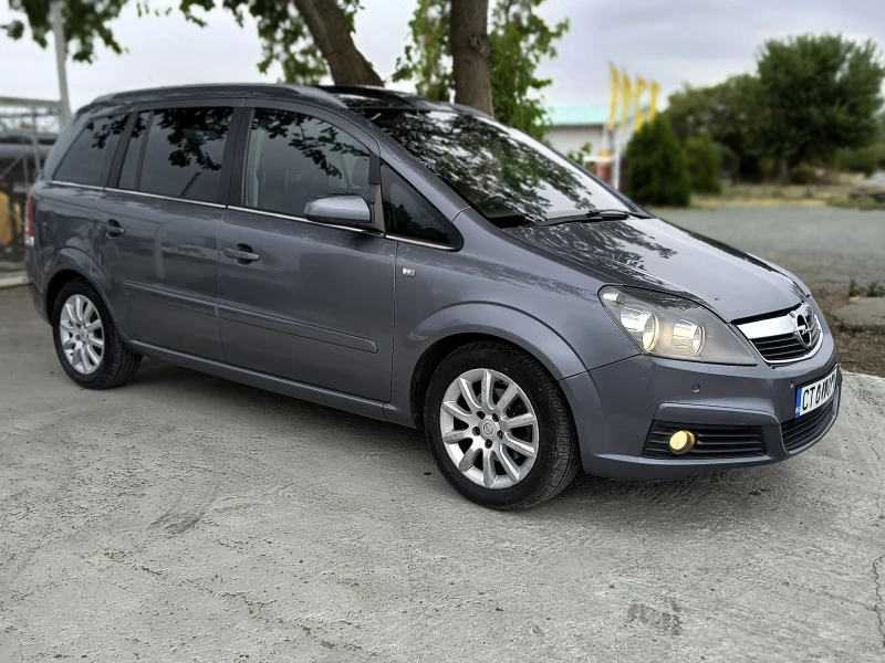 Opel Zafira 1.8i Газова, снимка 3 - Автомобили и джипове - 50714656