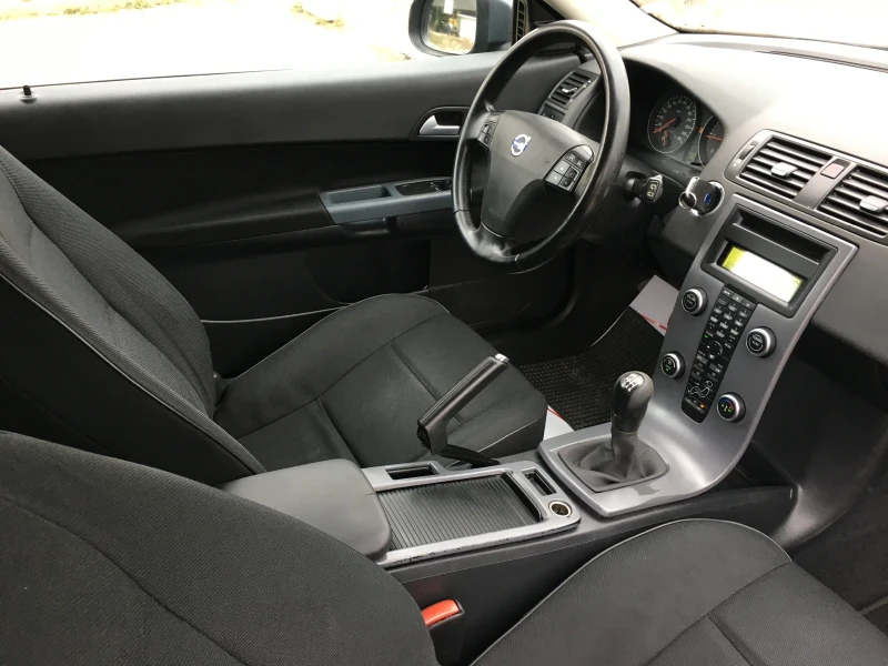 Volvo C30 1.6d 116k.c. Facelift , снимка 10 - Автомобили и джипове - 52031276