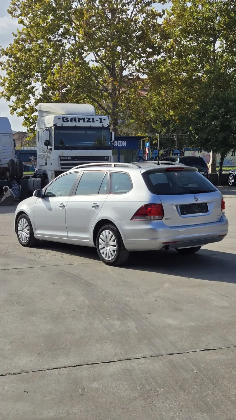 VW Golf 6, 1.6 Tdi BlueMotion, снимка 6 - Автомобили и джипове - 52146511