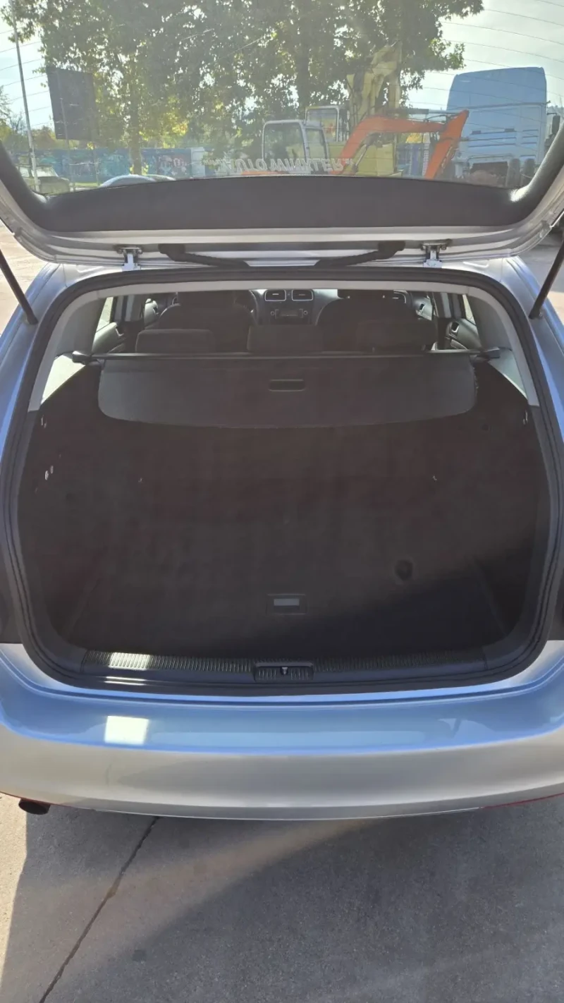 VW Golf 6, 1.6 Tdi BlueMotion, снимка 11 - Автомобили и джипове - 52146511