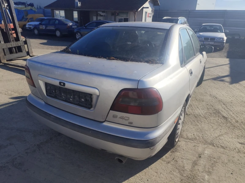 Volvo S40 1.6, снимка 4 - Автомобили и джипове - 52814307