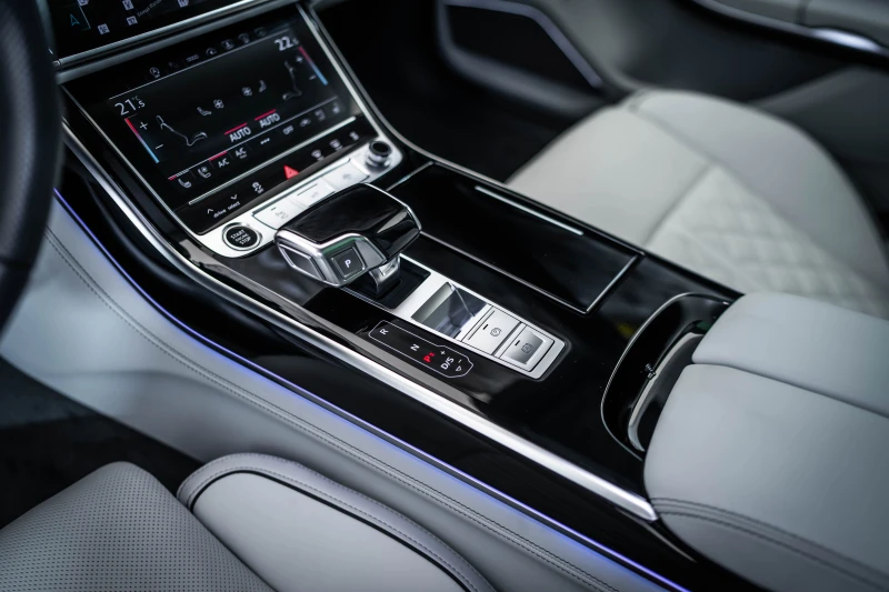Audi A8 L Sport 60 V8 TFSI DesignSelection* Matrix* Pano* , снимка 9 - Автомобили и джипове - 52935686