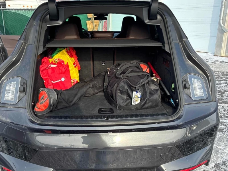 BMW iX 2023 xDrive40 * CARFAX * БЕЗ ПЪРВОНАЧАЛНА ВНОСКА, снимка 12 - Автомобили и джипове - 53014173