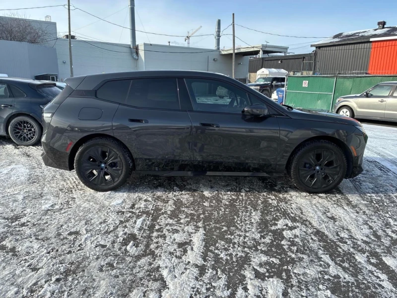 BMW iX 2023 xDrive40 * CARFAX * БЕЗ ПЪРВОНАЧАЛНА ВНОСКА, снимка 4 - Автомобили и джипове - 53014173