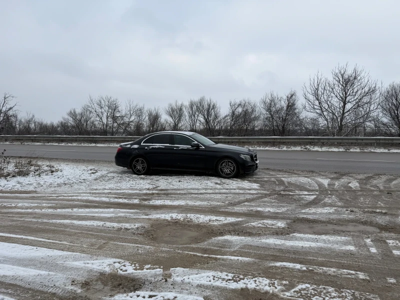 Mercedes-Benz E 220 AMG, снимка 3 - Автомобили и джипове - 53498320