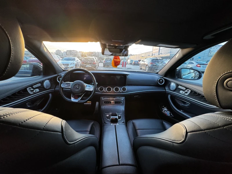 Mercedes-Benz E 220 AMG, снимка 11 - Автомобили и джипове - 53498320
