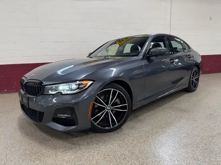 BMW 330 i xDrive * AMBIENT LIGHTING * M PACK * CARFAX