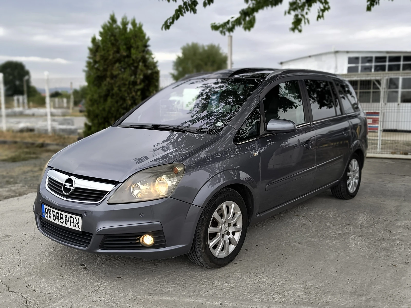 Opel Zafira 1.8i Газова, снимка 1