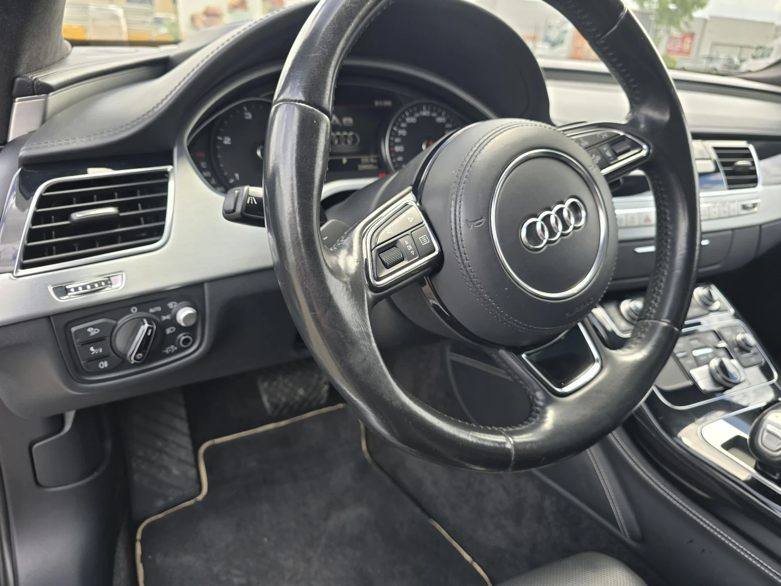 Audi A8 4.2 TDI Long 3х TV 360  camera PANO BANG OLUFSEN - изображение 10