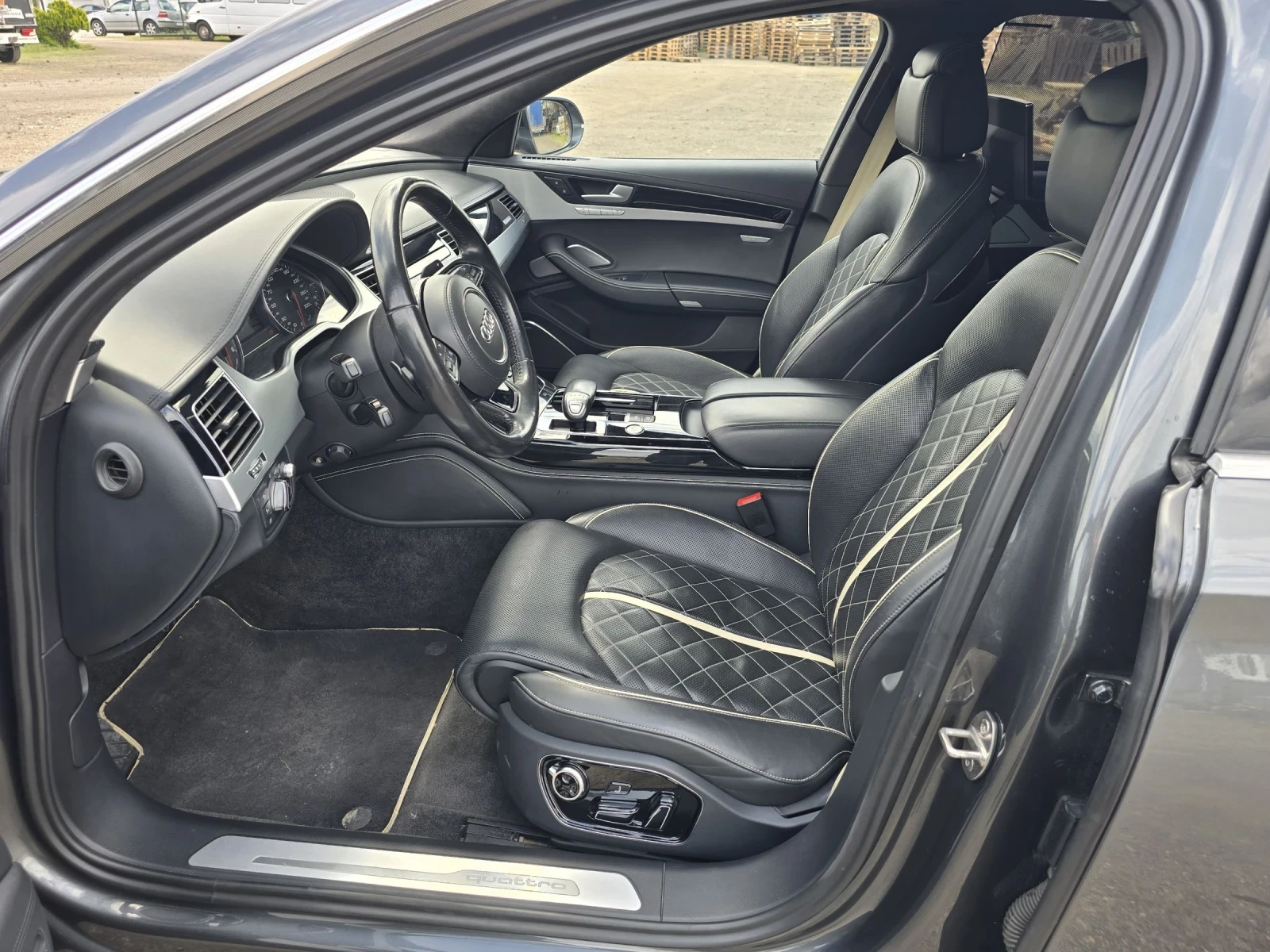 Audi A8 4.2 TDI Long 3х TV 360  camera PANO BANG OLUFSEN - изображение 9