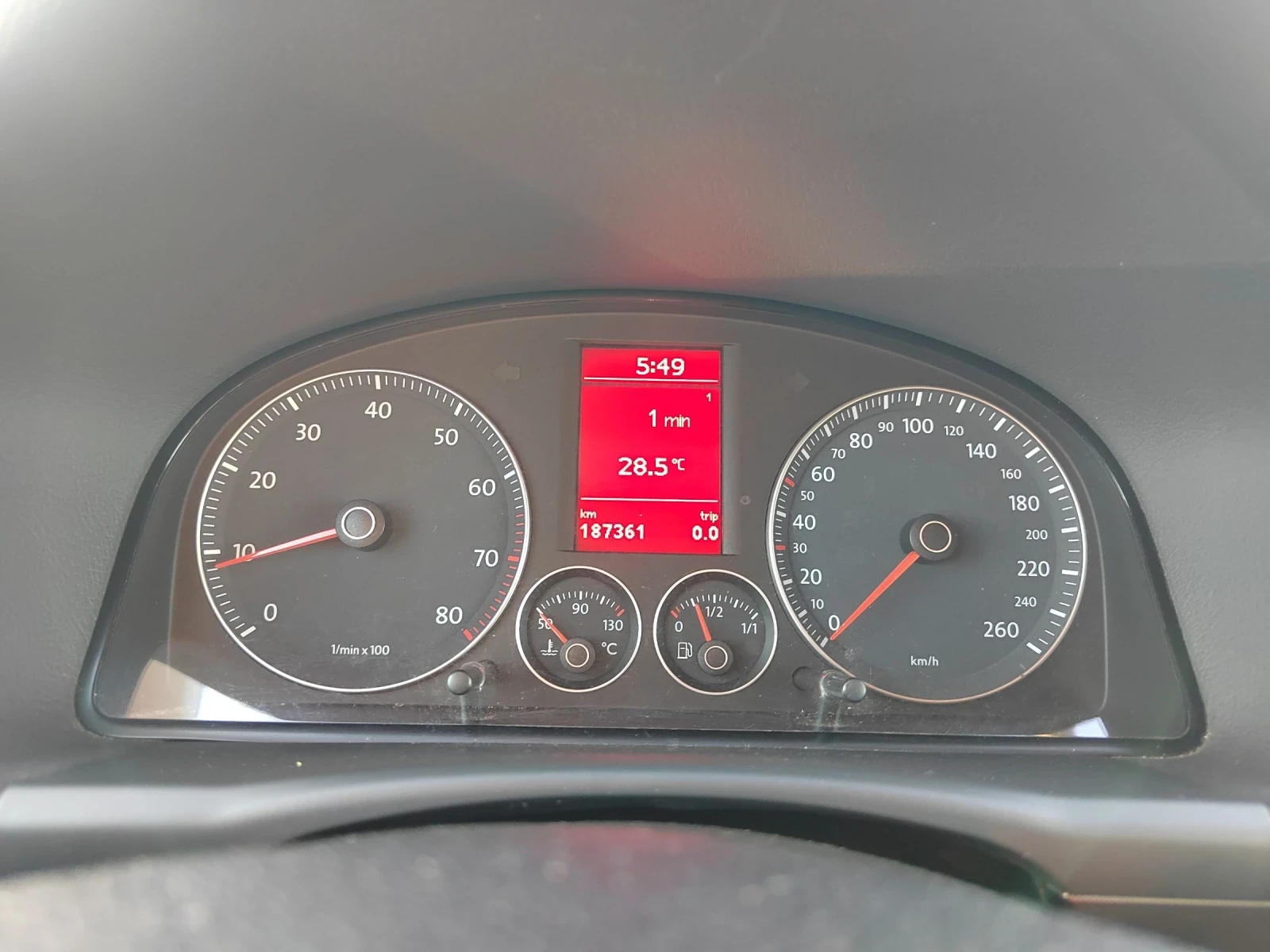 VW Touran 1.6 BENZIN 102к.с. - изображение 7